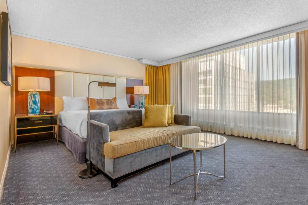 Room image 4